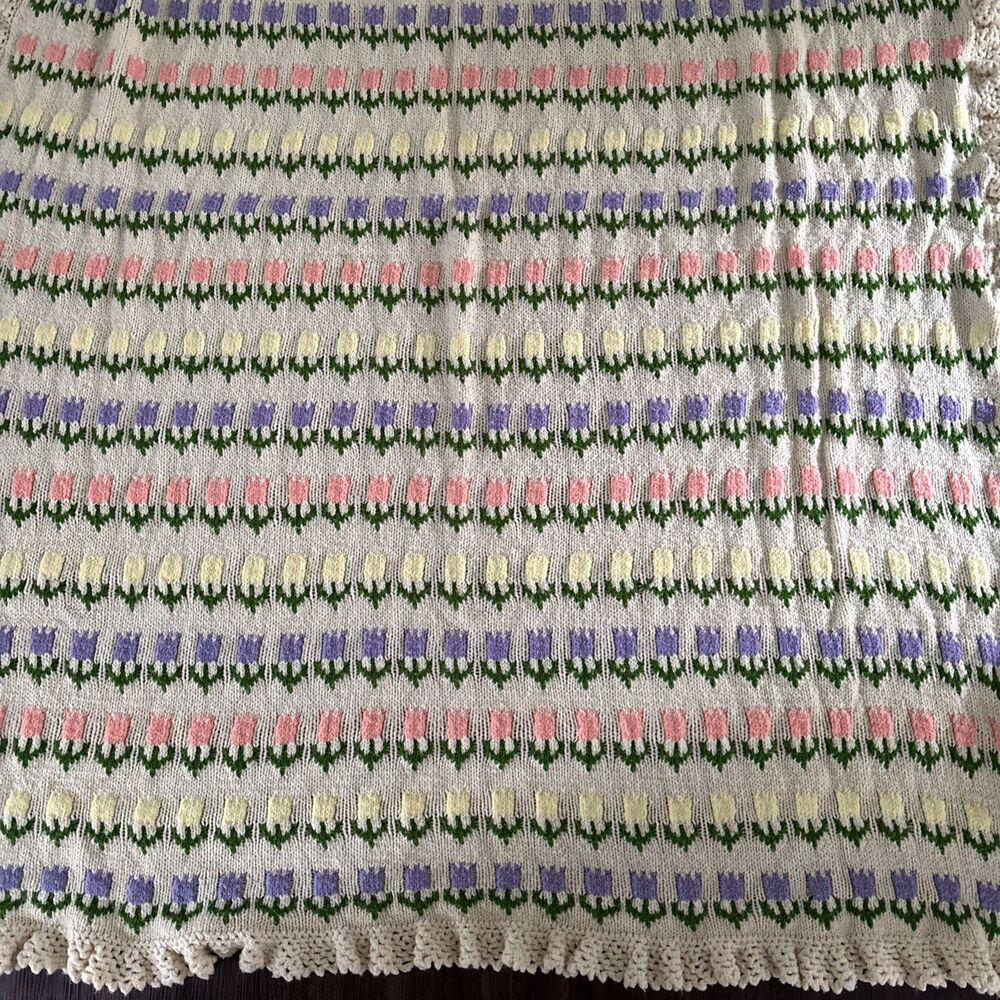 Vintage Handmade Crochet Tulip Afghan Throw Blanket Twin Cottage 50s Granny